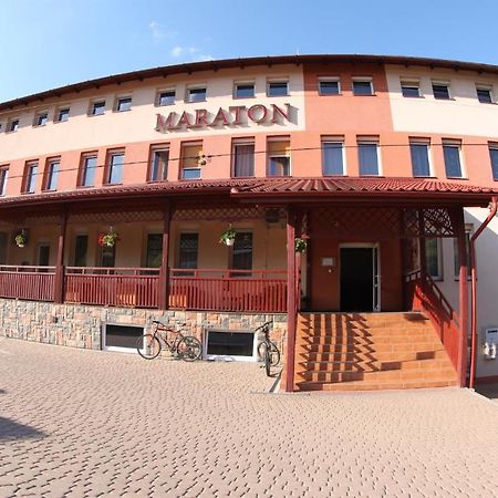 Maraton Hotel Lubenia Exterior foto